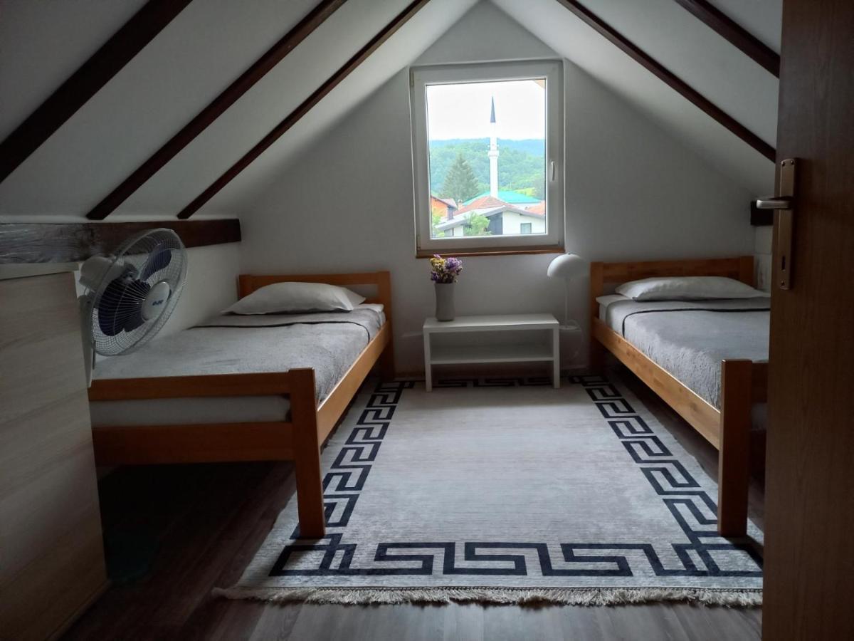 Vacation Home "Cehic" คูเลนวาคูฟ ภายนอก รูปภาพ
