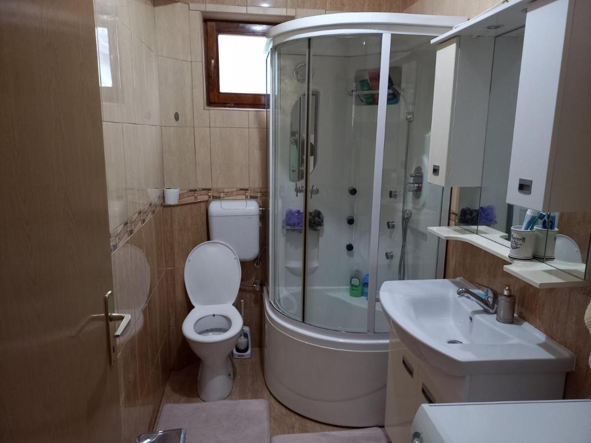 Vacation Home "Cehic" คูเลนวาคูฟ ภายนอก รูปภาพ